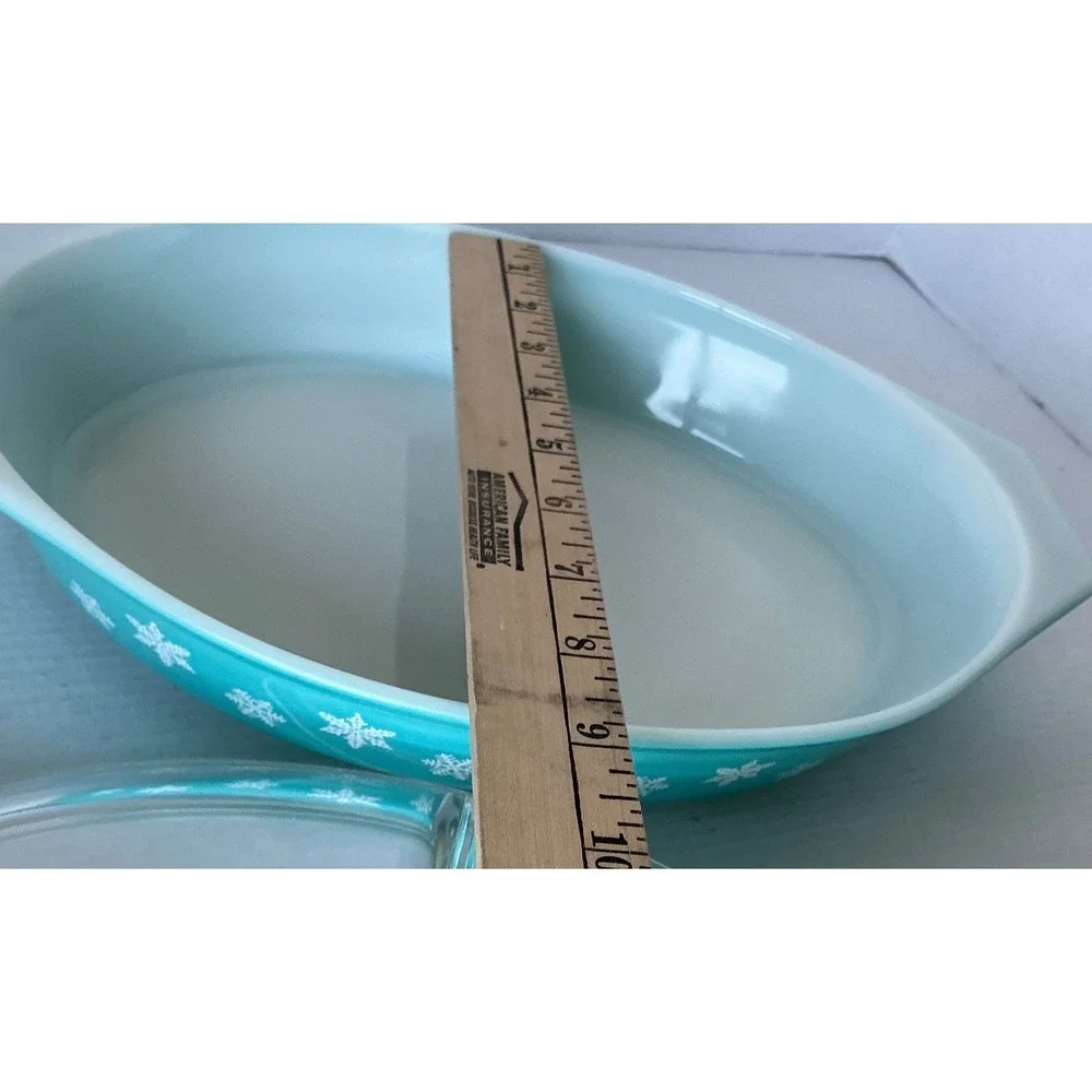 Pyrex Vintage Snowflake Divided Casserole Dish 1.5qt Turquoise MCM with Lid